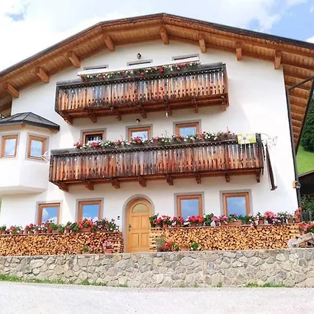 App. Monte Pore - Agriturismo La Majon Colle Santa Lucia Exterior photo