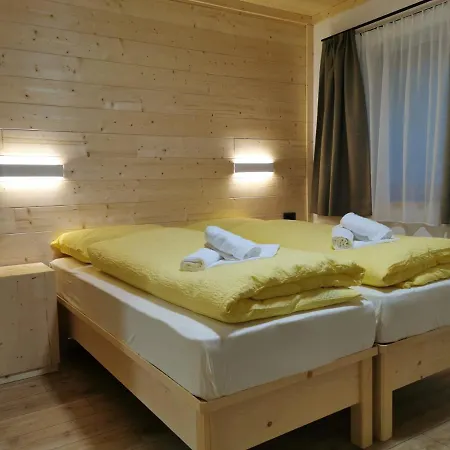 App. Monte Pore - Agriturismo La Majon Colle Santa Lucia Exterior photo